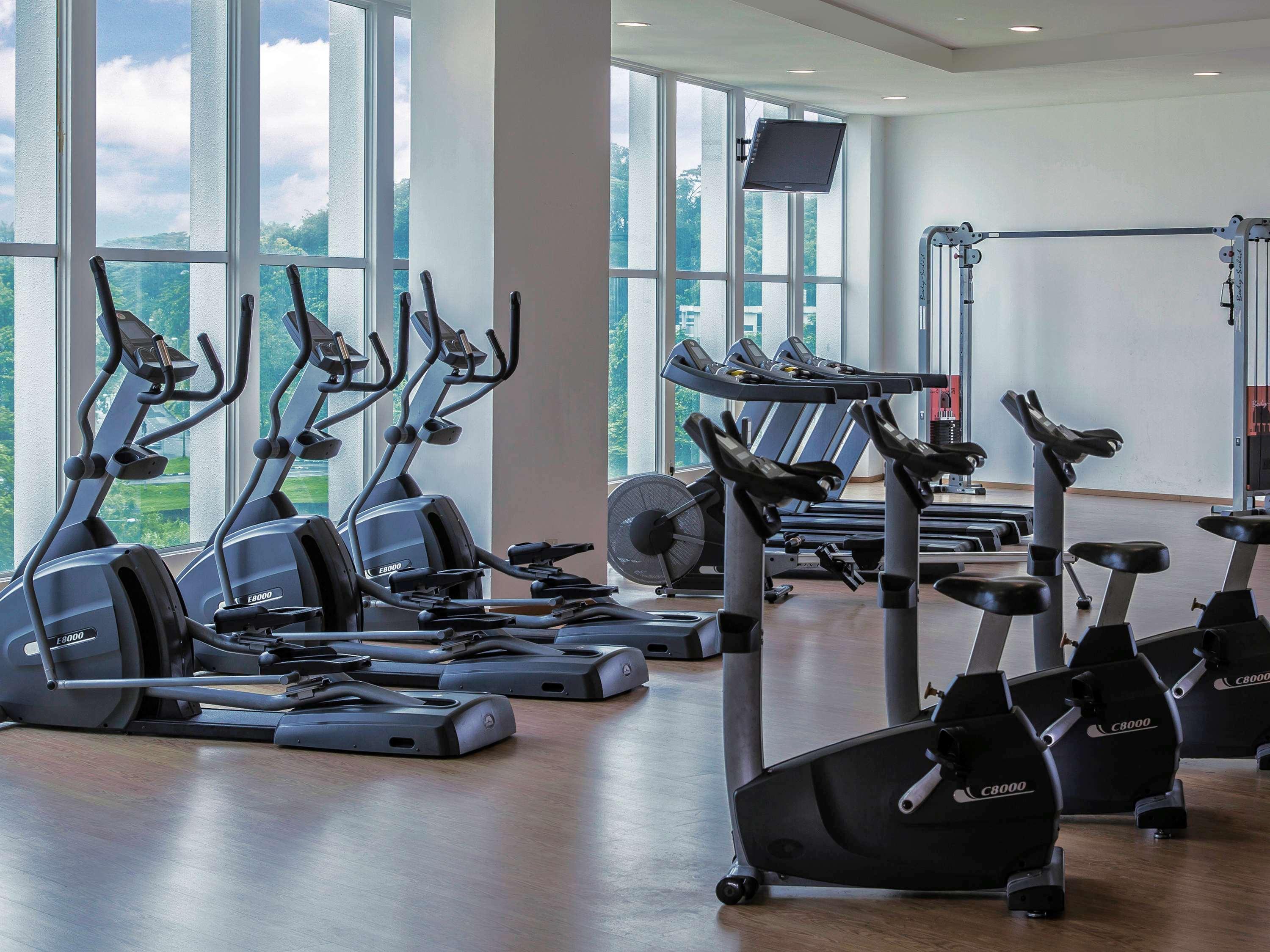 فندق بولمان كوشنغ كوشنج المظهر الخارجي الصورة The gym at the hotel