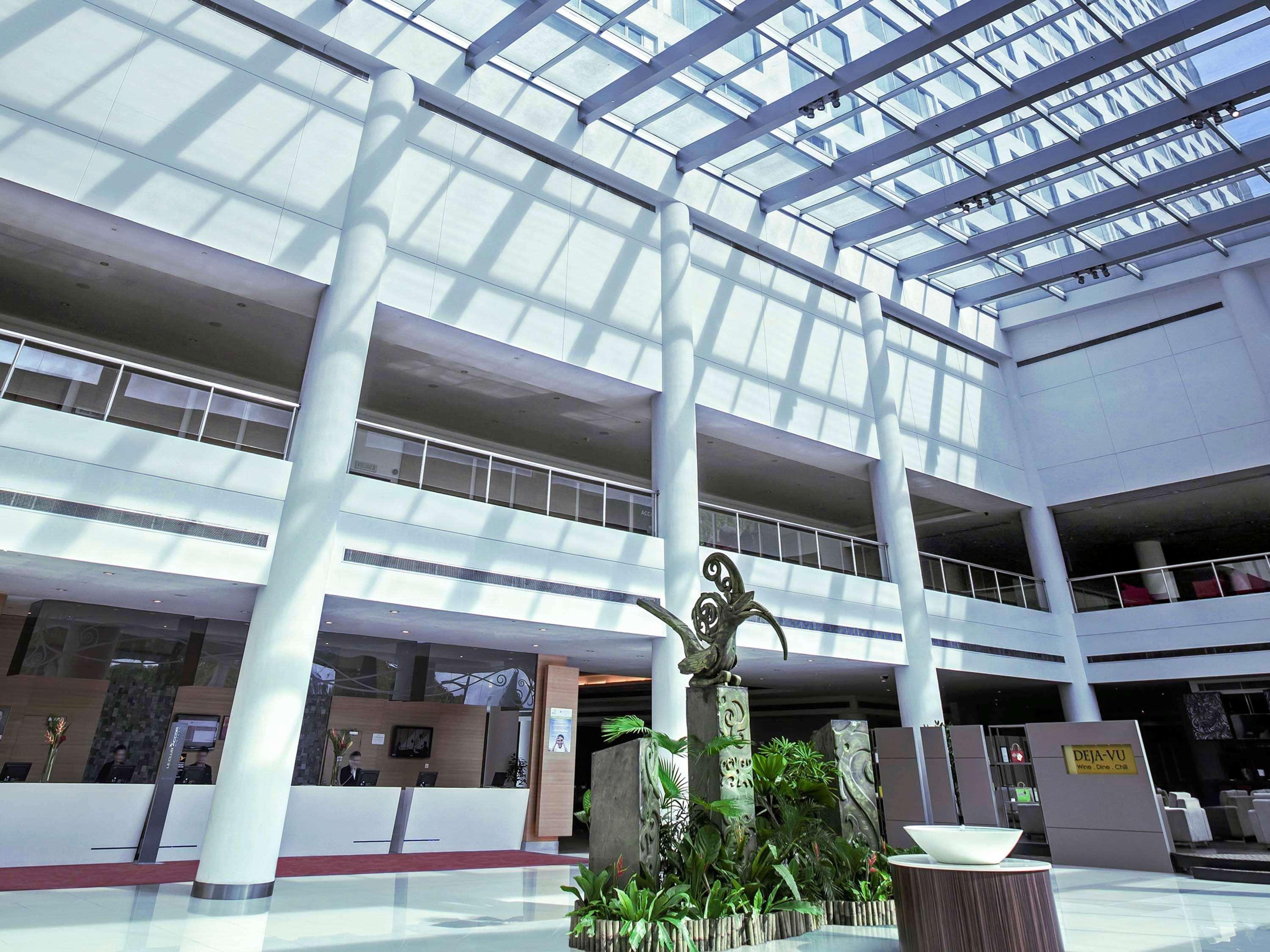 فندق بولمان كوشنغ كوشنج المظهر الخارجي الصورة The atrium of the University of Novi Sad