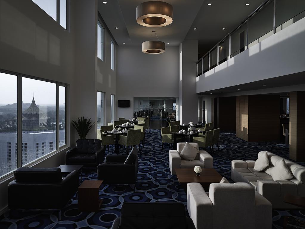 فندق بولمان كوشنغ كوشنج المظهر الخارجي الصورة The lounge at the airport
