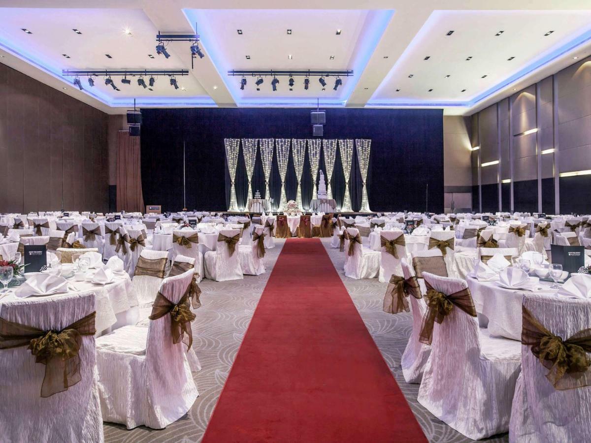 فندق بولمان كوشنغ كوشنج المظهر الخارجي الصورة The ballroom of the hotel